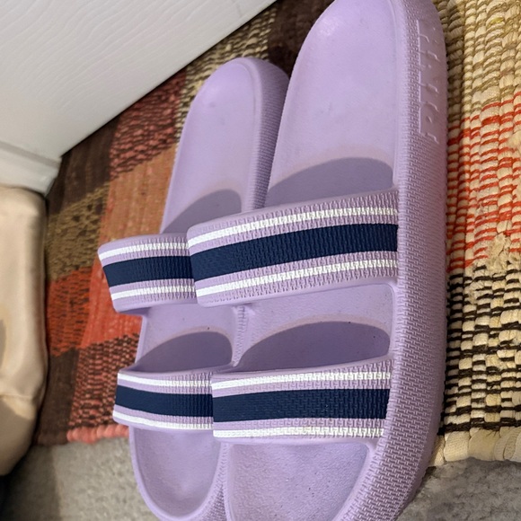 PINK Victoria's Secret Lavender Slide Sandals - Picture 2 of 4